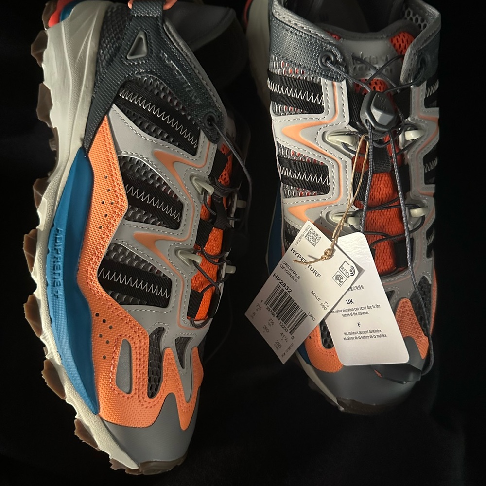 NEW Adidas Hyperturf Unisex Sneaker Shoes M8 US Women’s 9